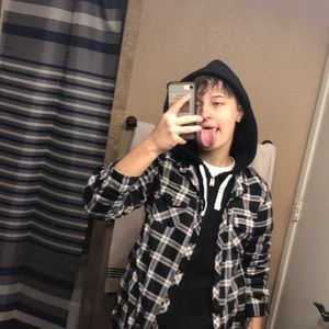 Meet your Posher, Makiah